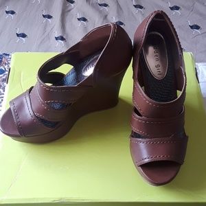 Madden Girl wedges